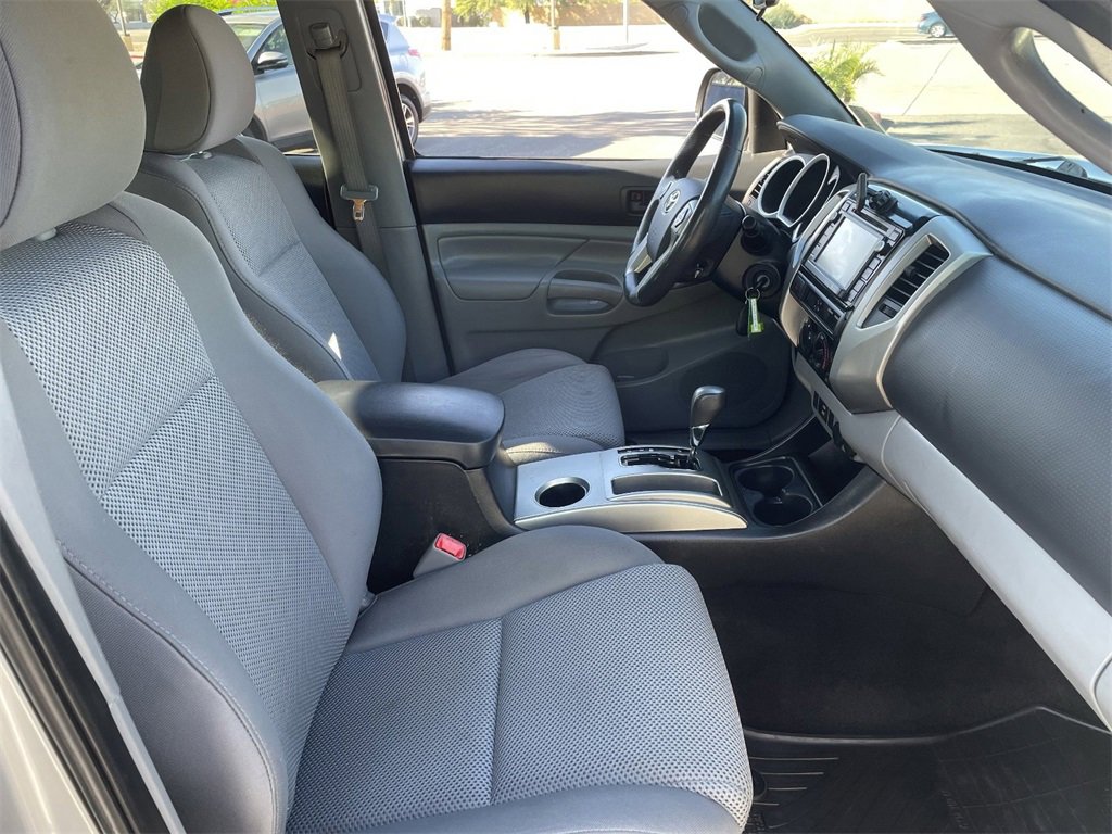 Used 2014 Toyota Tacoma PreRunner image 12