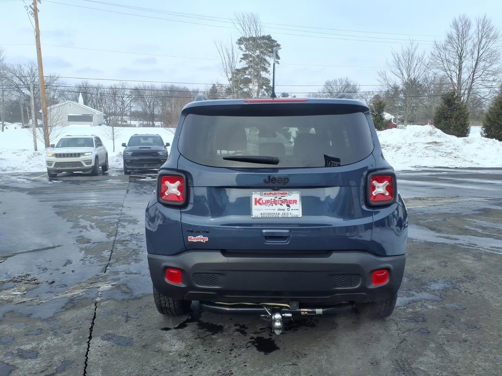 Used 2023 Jeep Renegade Latitude AWD/4WD image 4