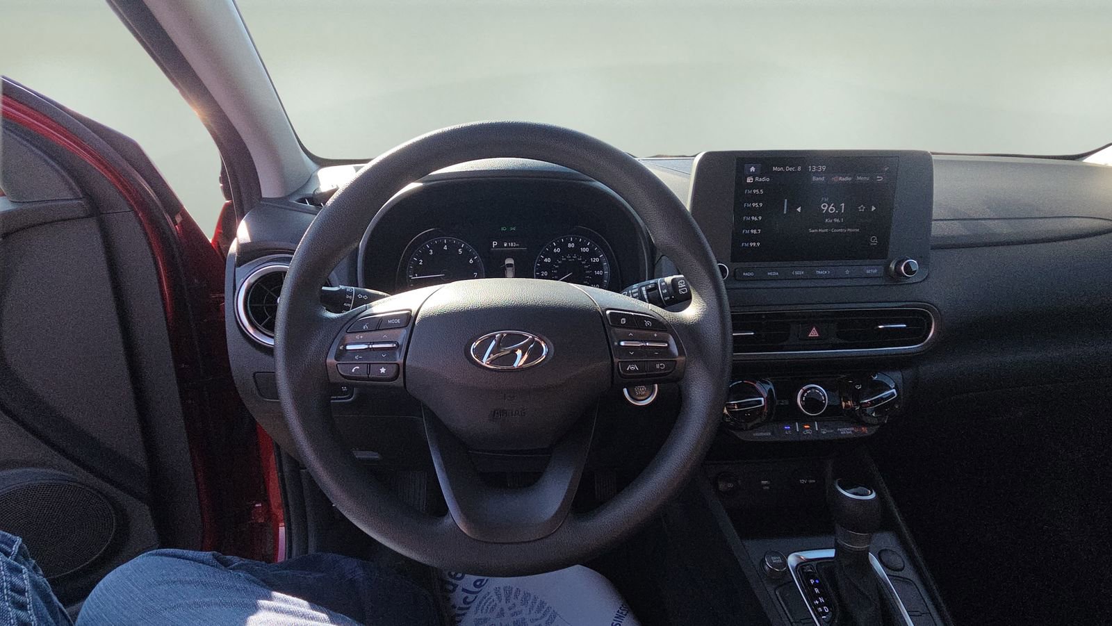 Used 2023 Hyundai Kona SEL image 11