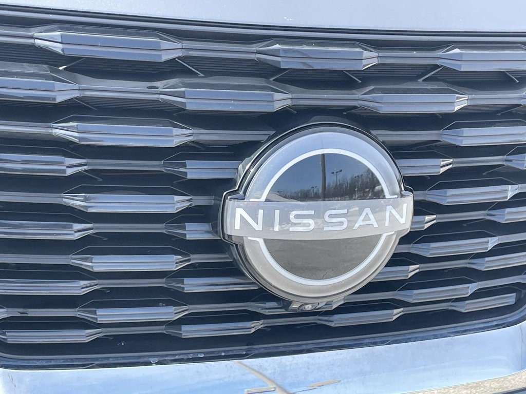 Used 2023 Nissan Rogue SL w/ SL Premium Package image 9