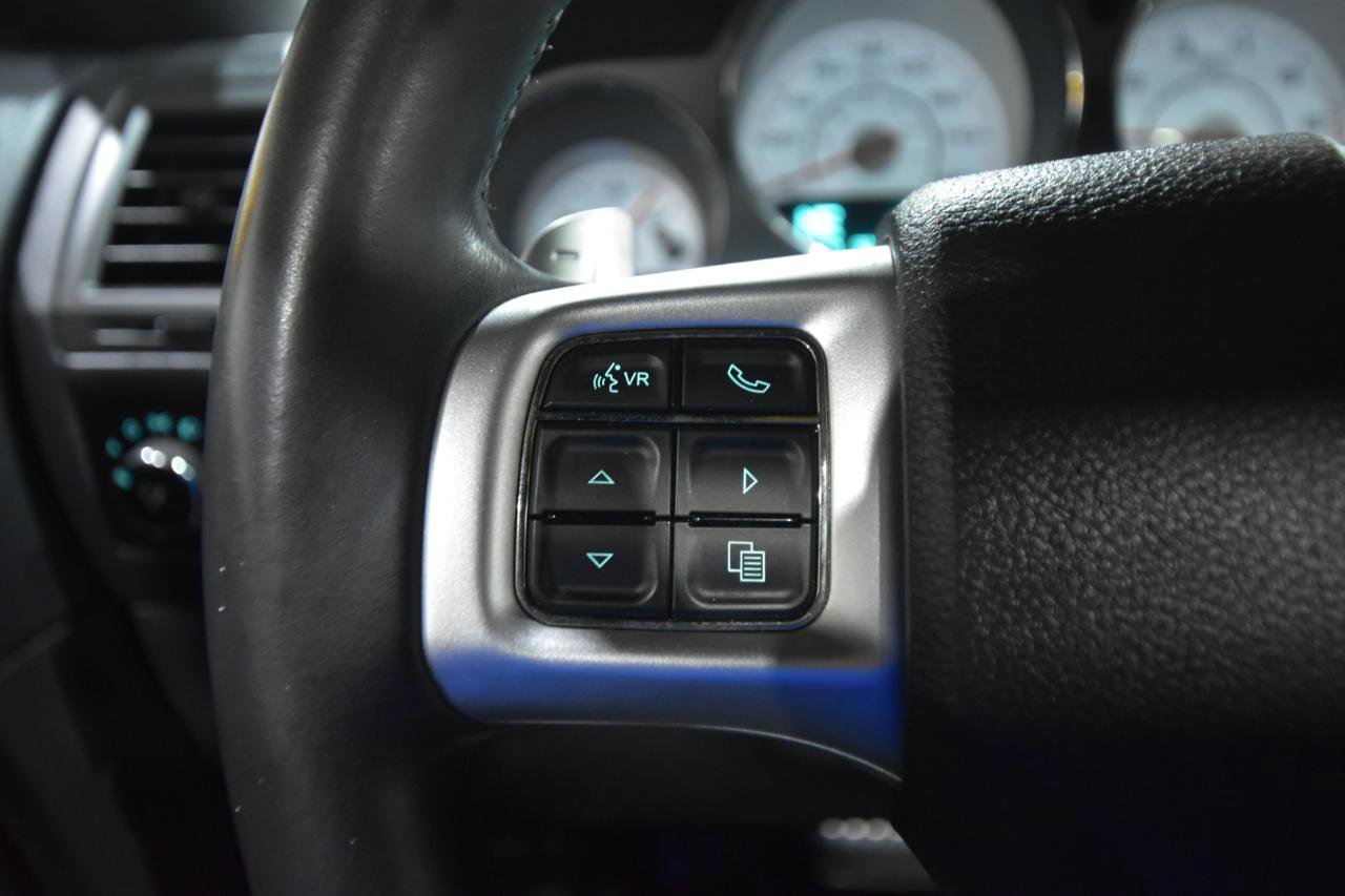 Used 2012 Dodge Challenger R/T image 18