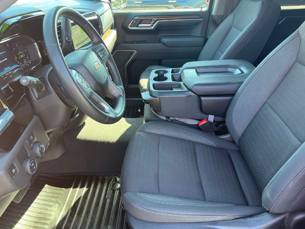 Used 2024 Chevrolet Silverado 1500 LT RWD image 17