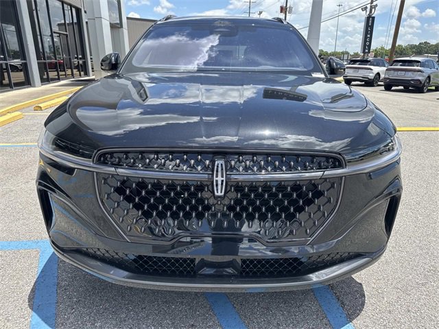 New 2025 Lincoln Nautilus Reserve image 2