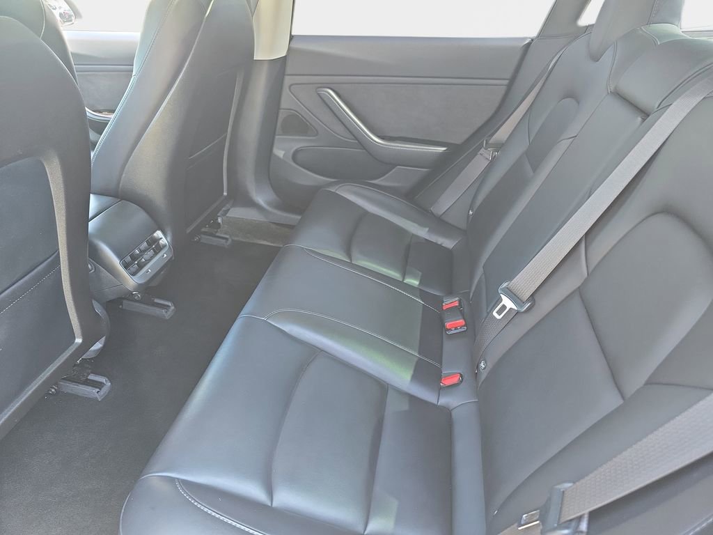 Used 2018 Tesla Model 3 Long Range RWD image 16