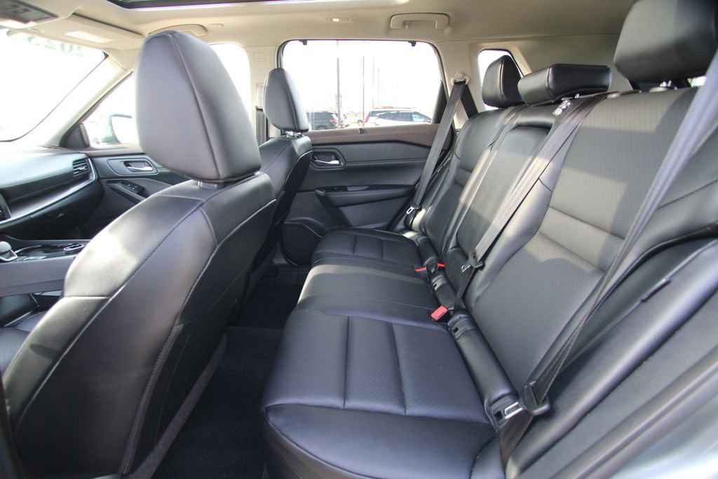 Used 2023 Nissan Rogue SV w/ SV Premium B Package AWD/4WD image 7