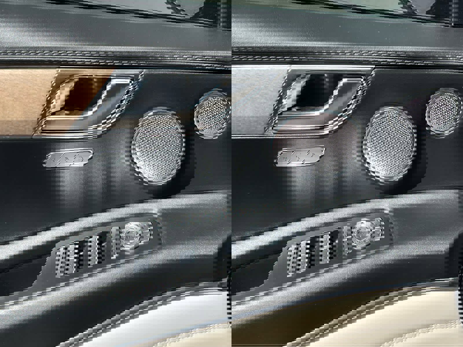 Used 2021 Genesis GV80 2.5T w/ Advanced Package 02 image 30