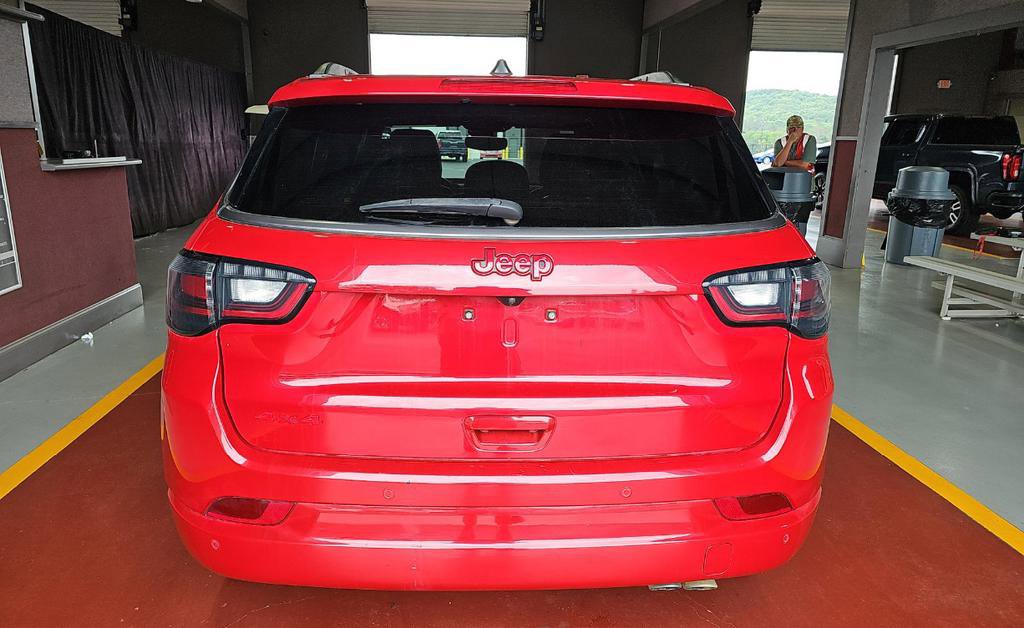 Used 2022 Jeep Compass Limited w/ (RED) Package AWD/4WD image 5