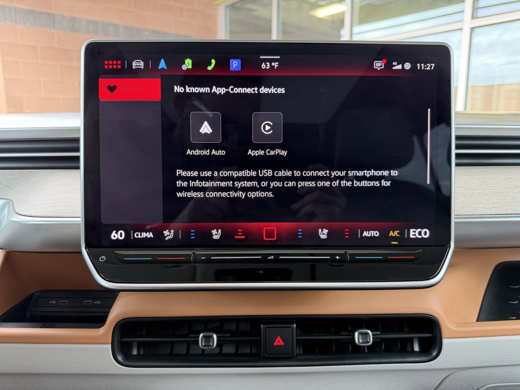 Used 2025 Volkswagen ID. Buzz 1st Edition image 22