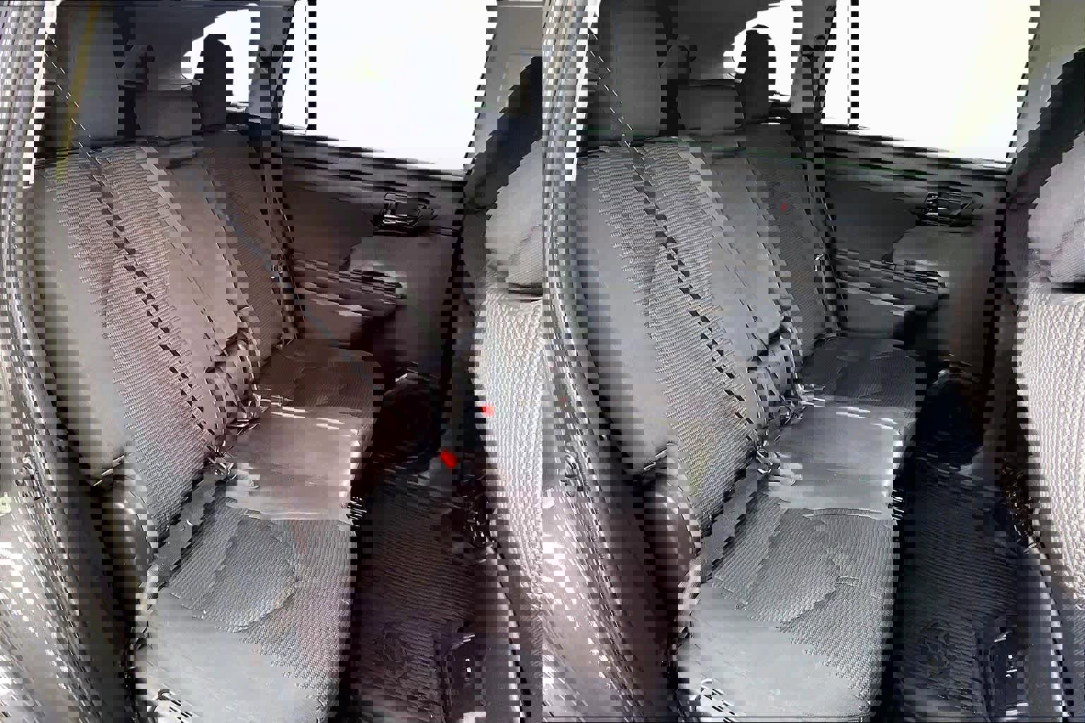 Used 2022 Toyota Highlander LE image 19