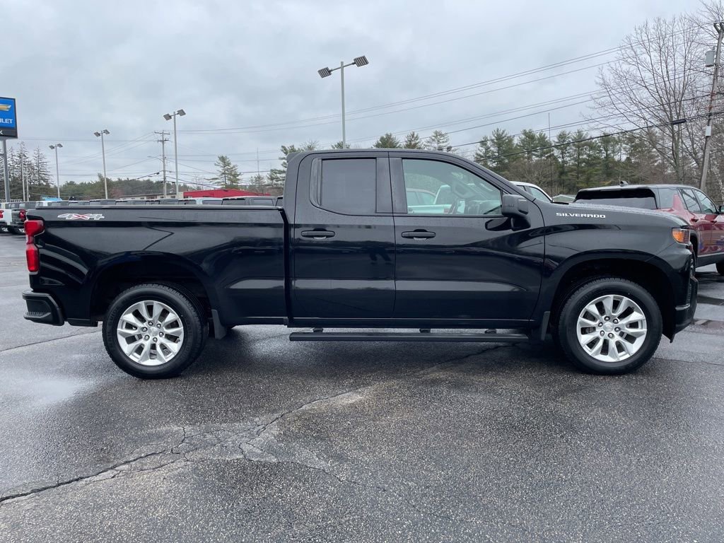 Used 2020 Chevrolet Silverado 1500 Custom w/ Custom Value Package image 9