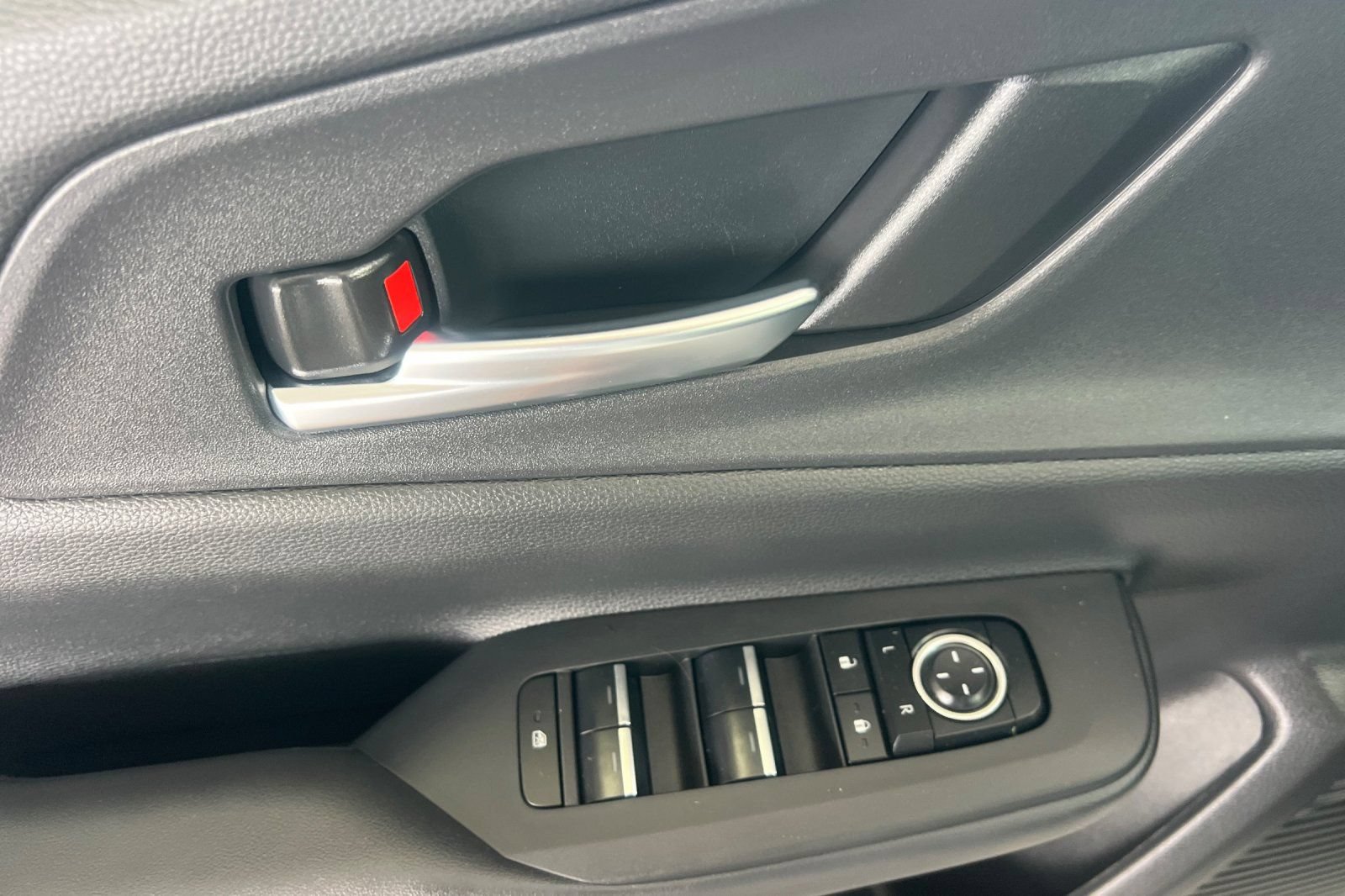Certified 2026 Toyota Prius Plug-In Hybrid FWD image 8