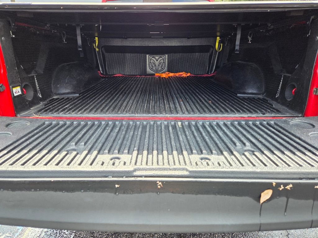 Used 2019 RAM 1500 Classic SLT AWD/4WD image 9