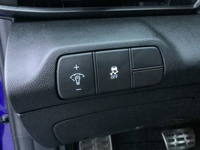 Certified 2025 Hyundai Elantra Sport image 24