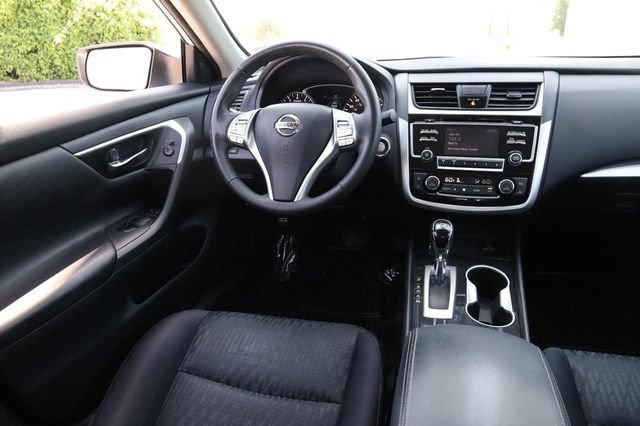 Used 2018 Nissan Altima 2.5 SV FWD image 21