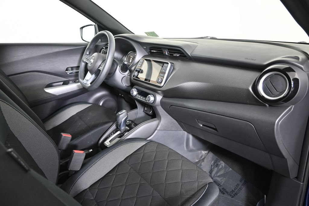 Used 2018 Nissan Kicks SV FWD image 14