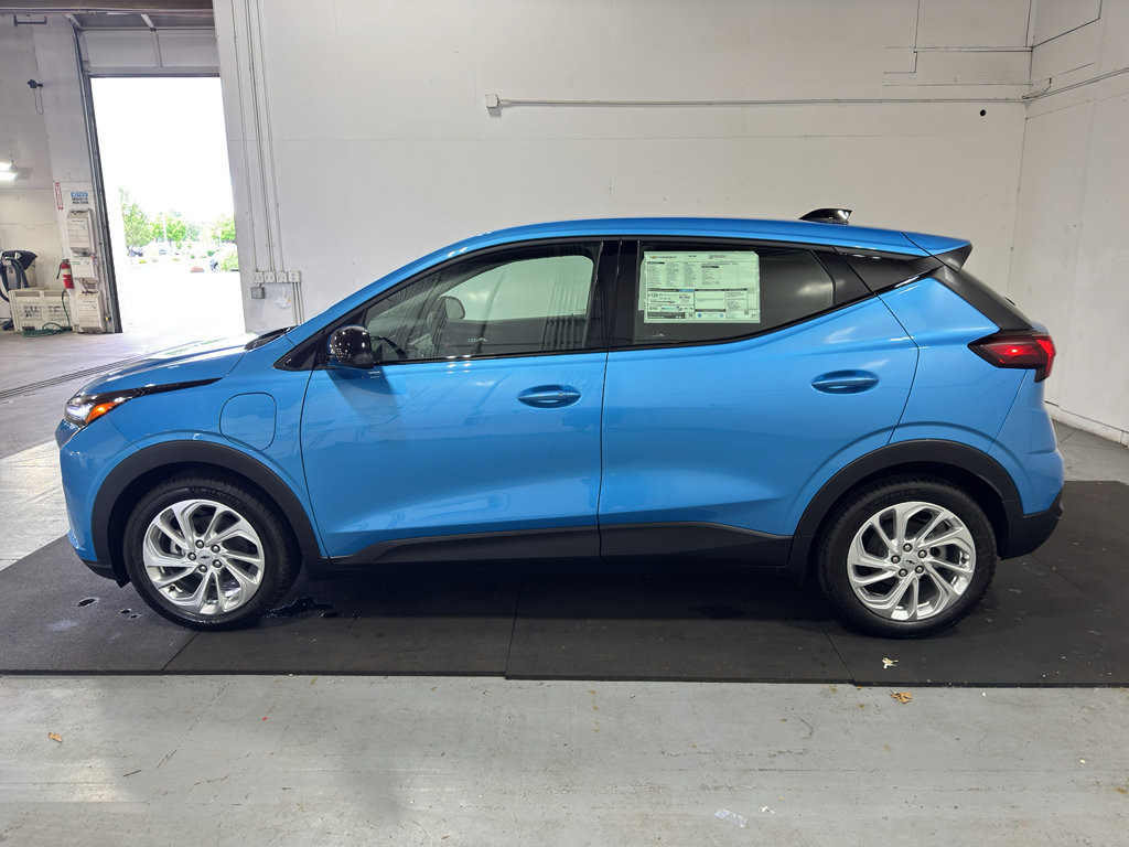 New 2027 Chevrolet Bolt LT w/ Comfort Package FWD image 23