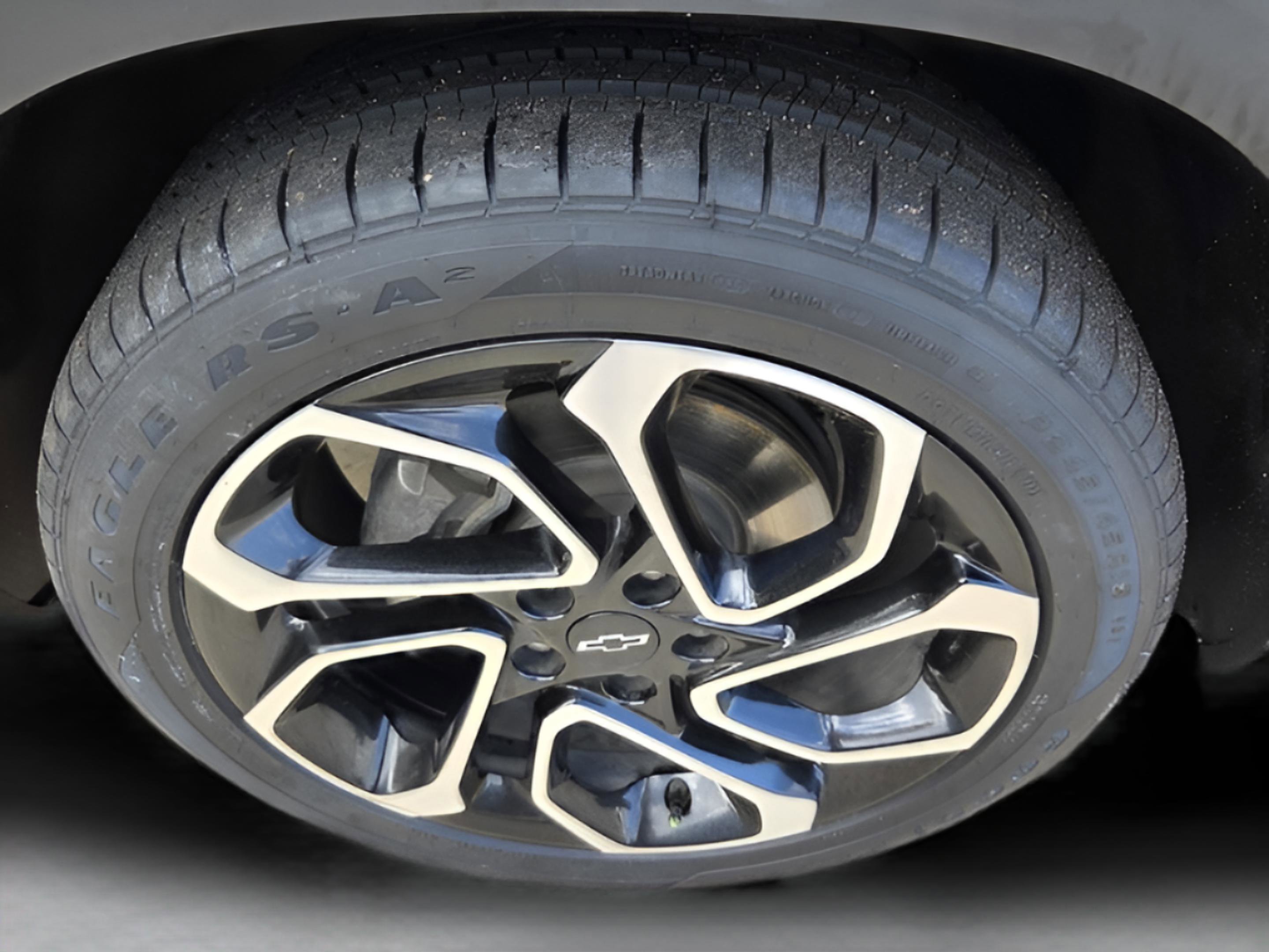 Used 2024 Chevrolet Trax RS image 37