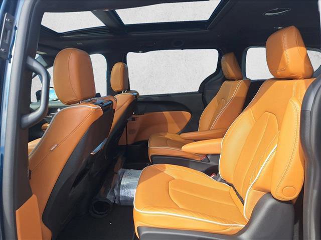 Used 2023 Chrysler Pacifica Pinnacle image 15