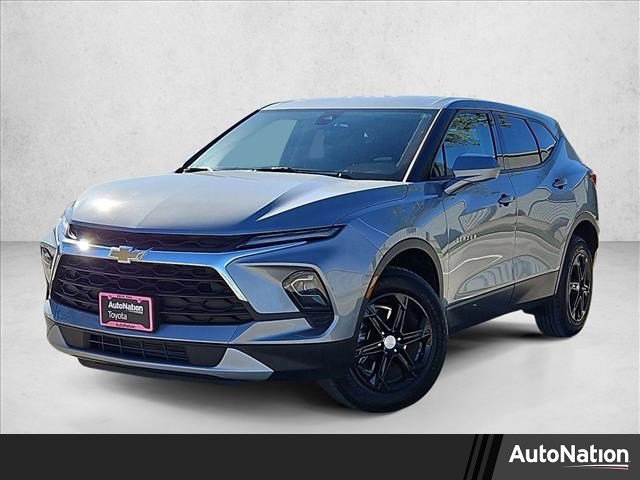 Used 2025 Chevrolet Blazer LT FWD image 1