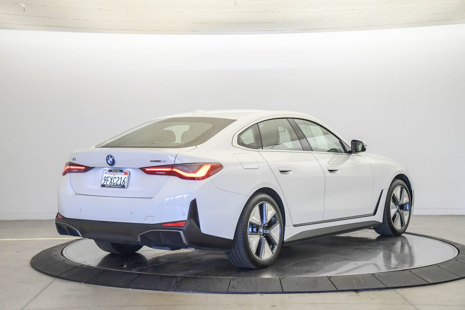 Certified 2023 BMW i4 eDrive35 RWD image 4