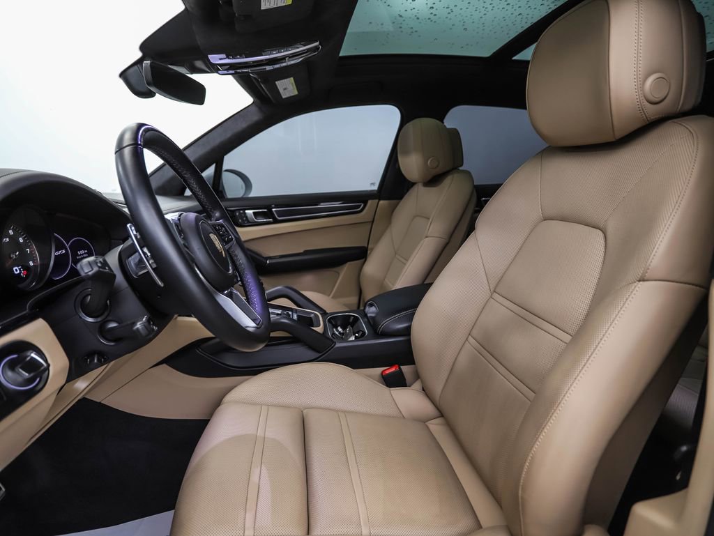 Used 2022 Porsche Cayenne GTS image 11