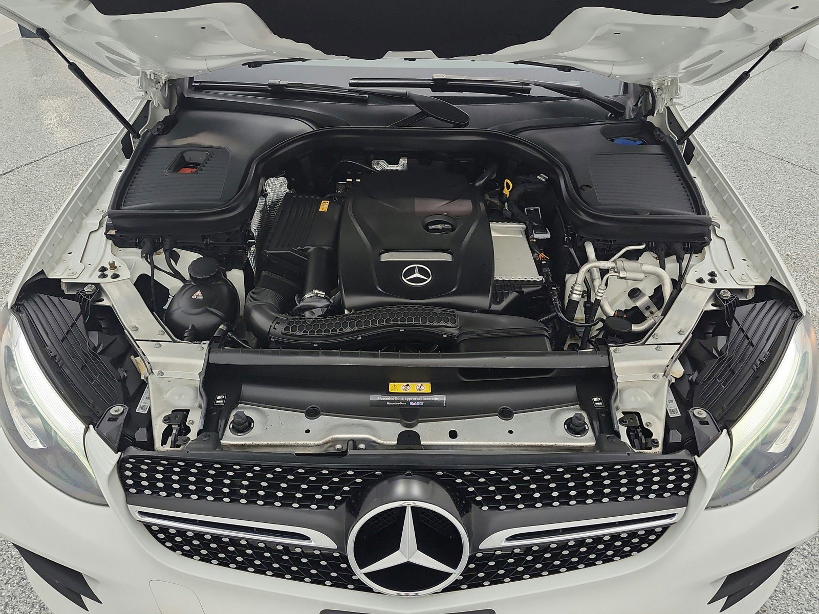 Used 2018 Mercedes-Benz GLC 300 4MATIC Coupe image 29