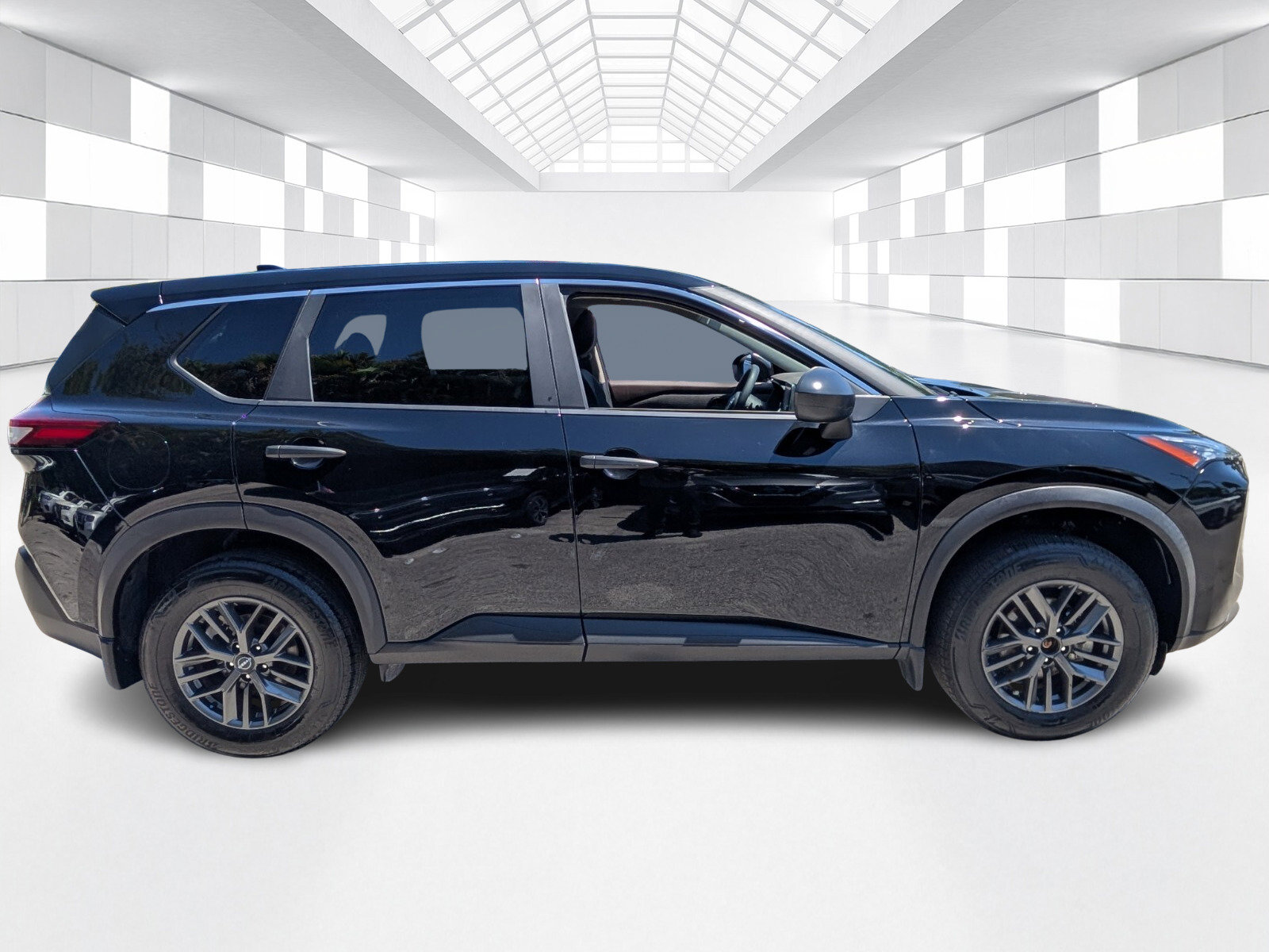 Used 2023 Nissan Rogue S FWD image 8