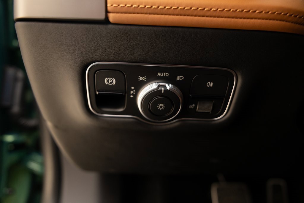 Used 2025 Aston Martin Vanquish image 35