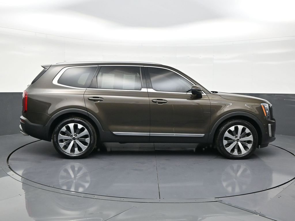 Used 2021 Kia Telluride EX w/ EX Premium Package FWD image 6