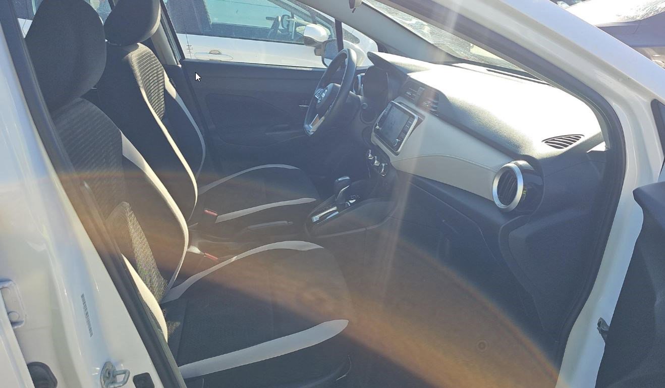 Used 2021 Nissan Versa SV image 8