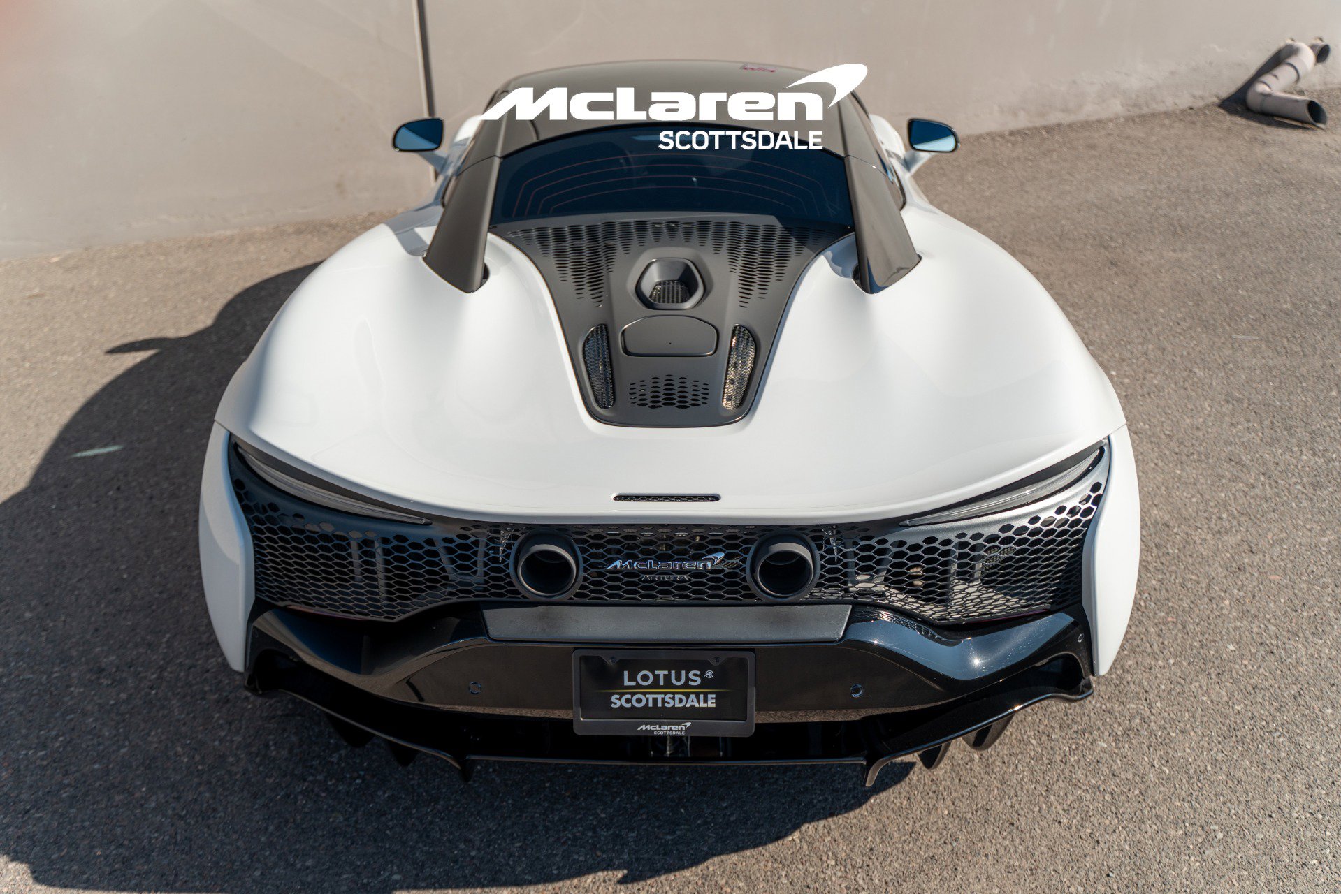 Used 2023 McLaren Artura image 17
