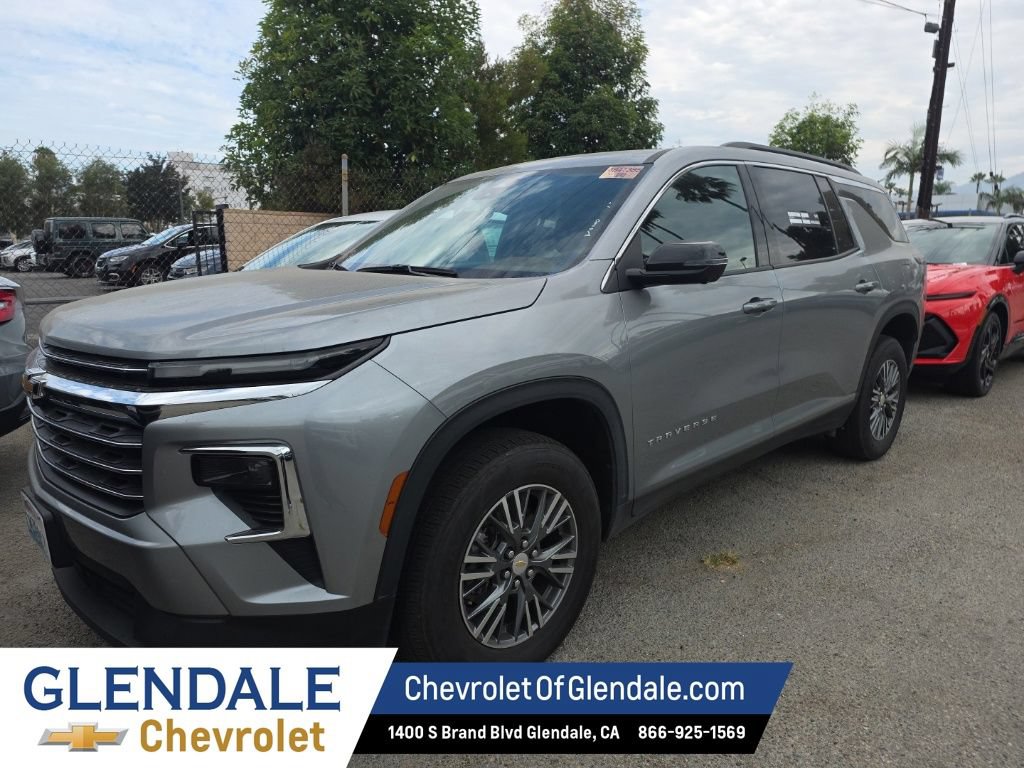 Certified 2024 Chevrolet Traverse LT AWD/4WD image 2