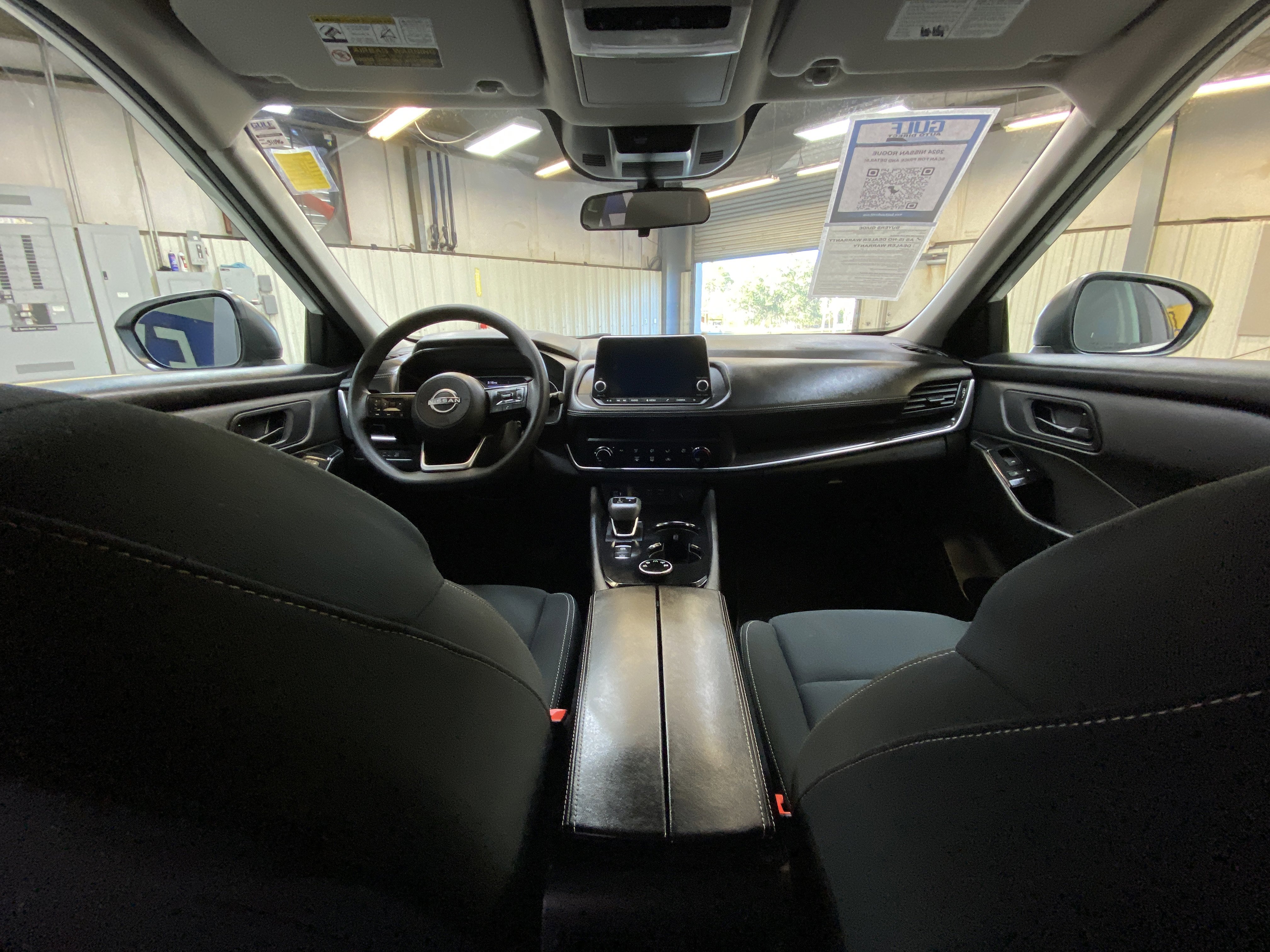 Used 2024 Nissan Rogue S image 18