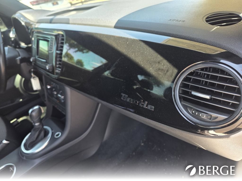 Used 2018 Volkswagen Beetle 2.0T S FWD image 30