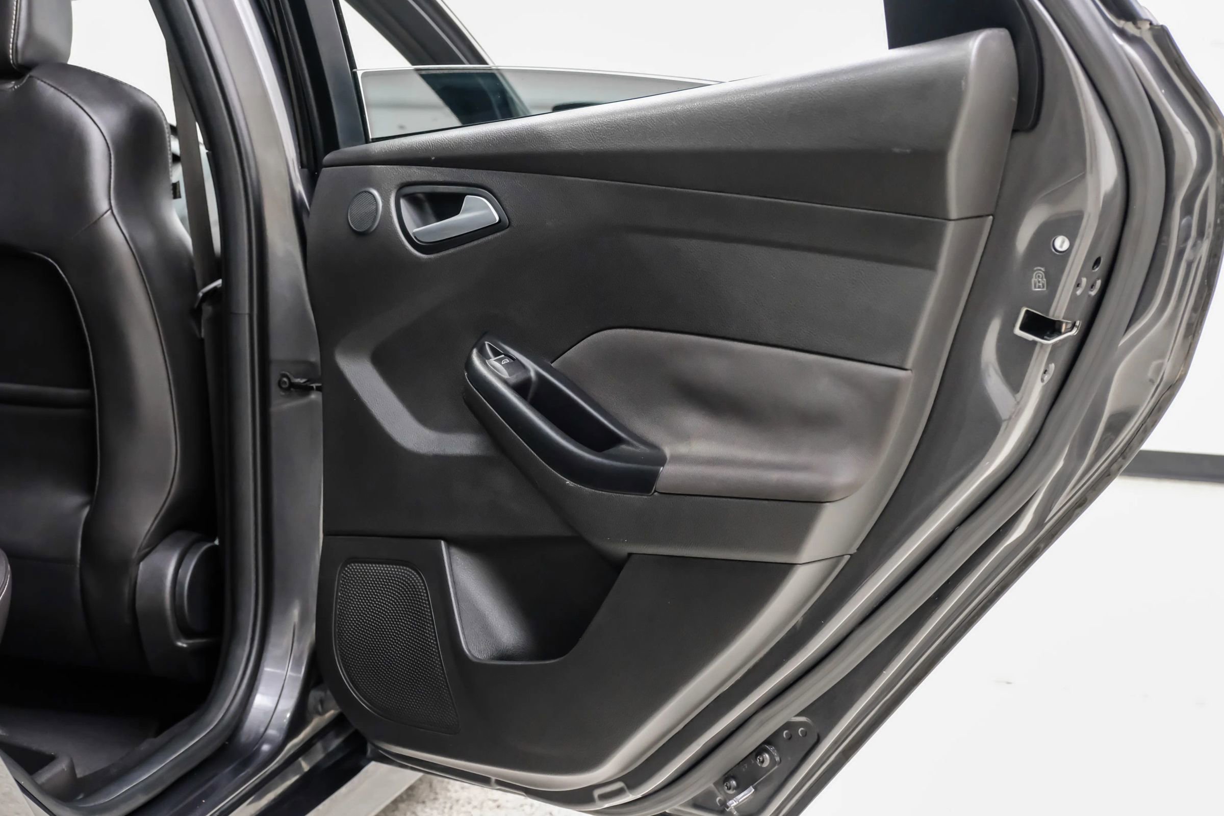 Used 2018 Ford Focus ST w/ Equipment Group 402A FWD image 57