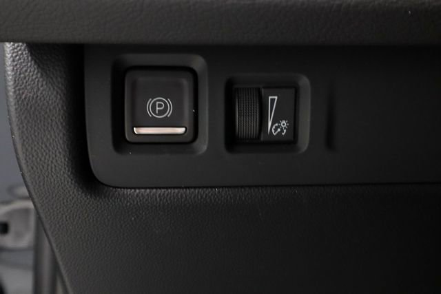 Used 2025 Cadillac XT4 Premium Luxury w/ Cold Weather Package image 27