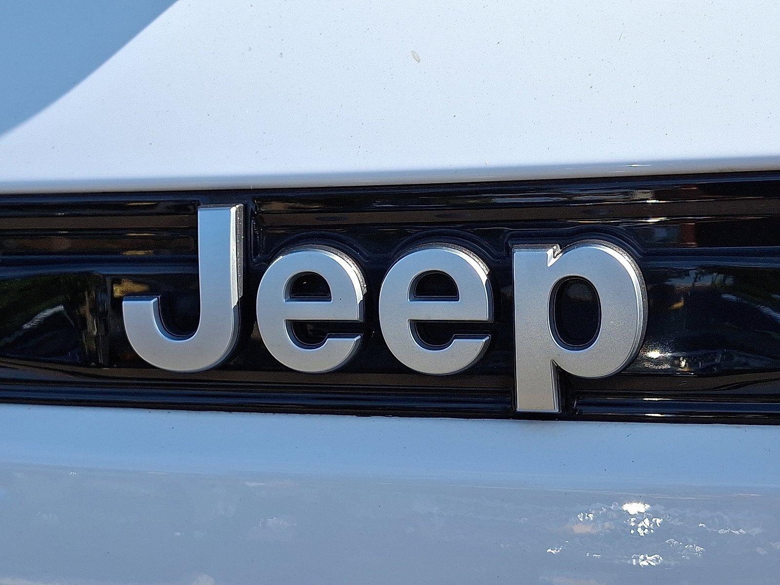 Used 2022 Jeep Grand Cherokee Summit AWD/4WD image 30