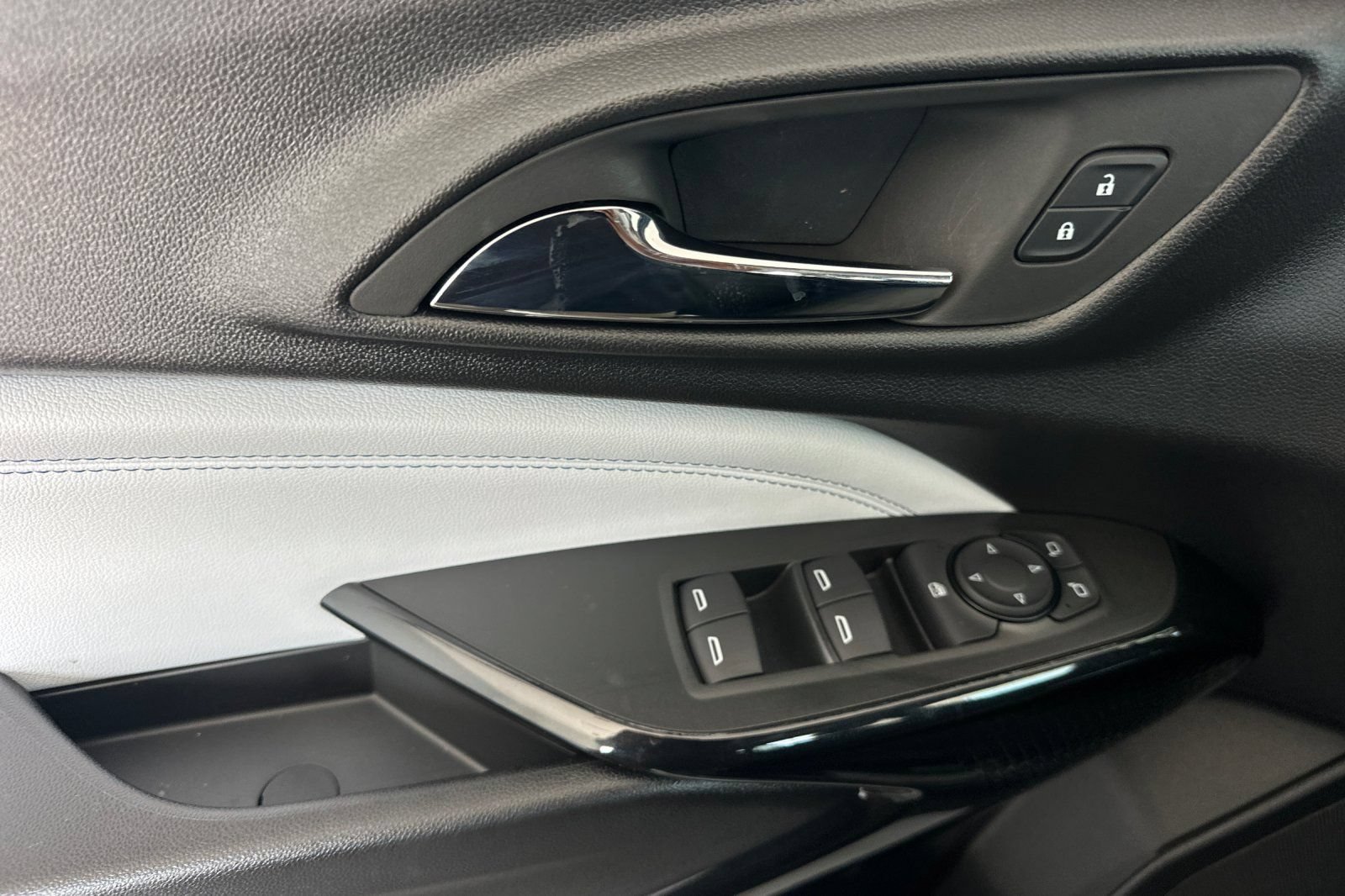 New 2026 Chevrolet Trax LT FWD image 11