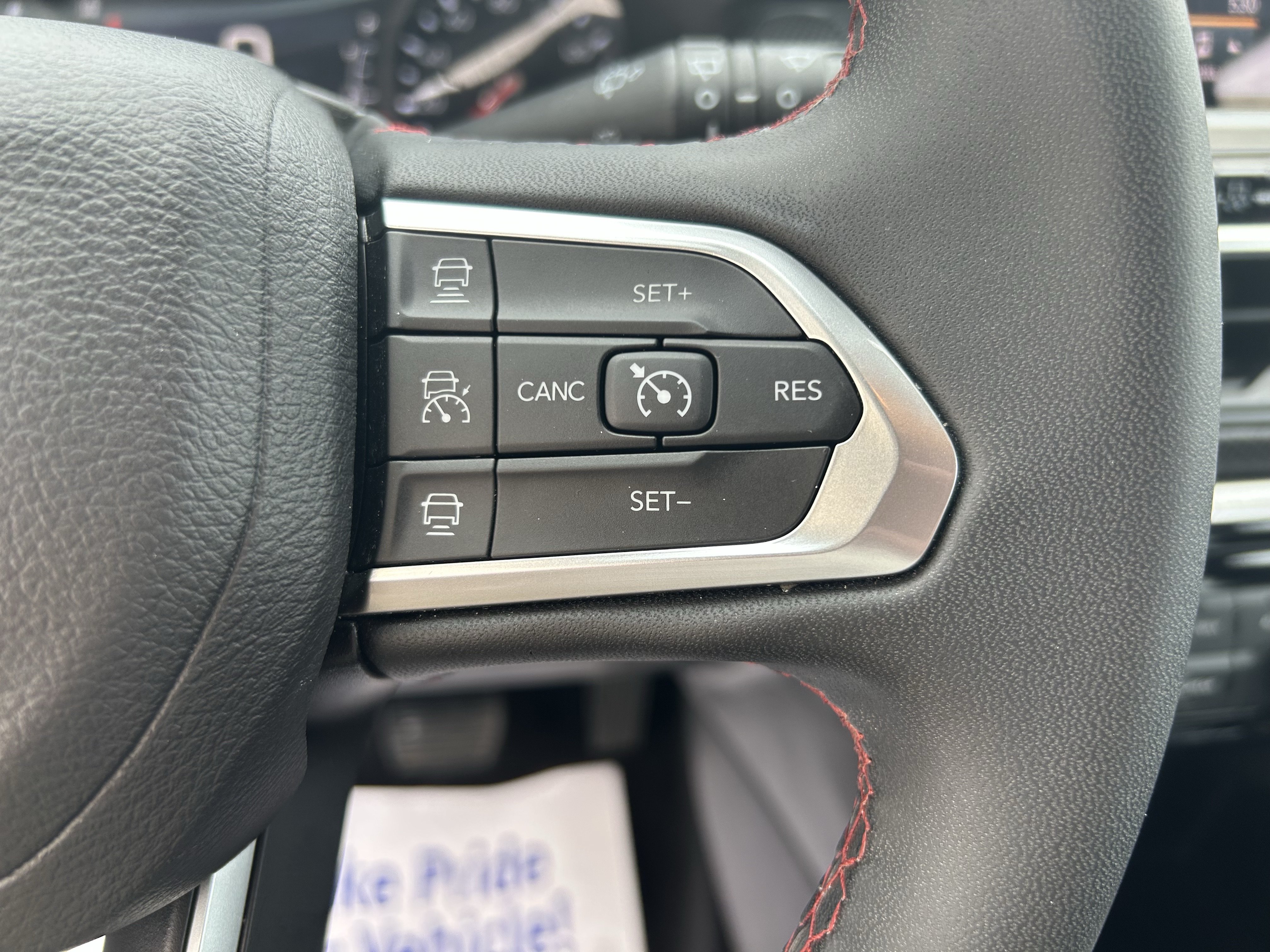 Used 2025 Jeep Compass Trailhawk AWD/4WD image 26