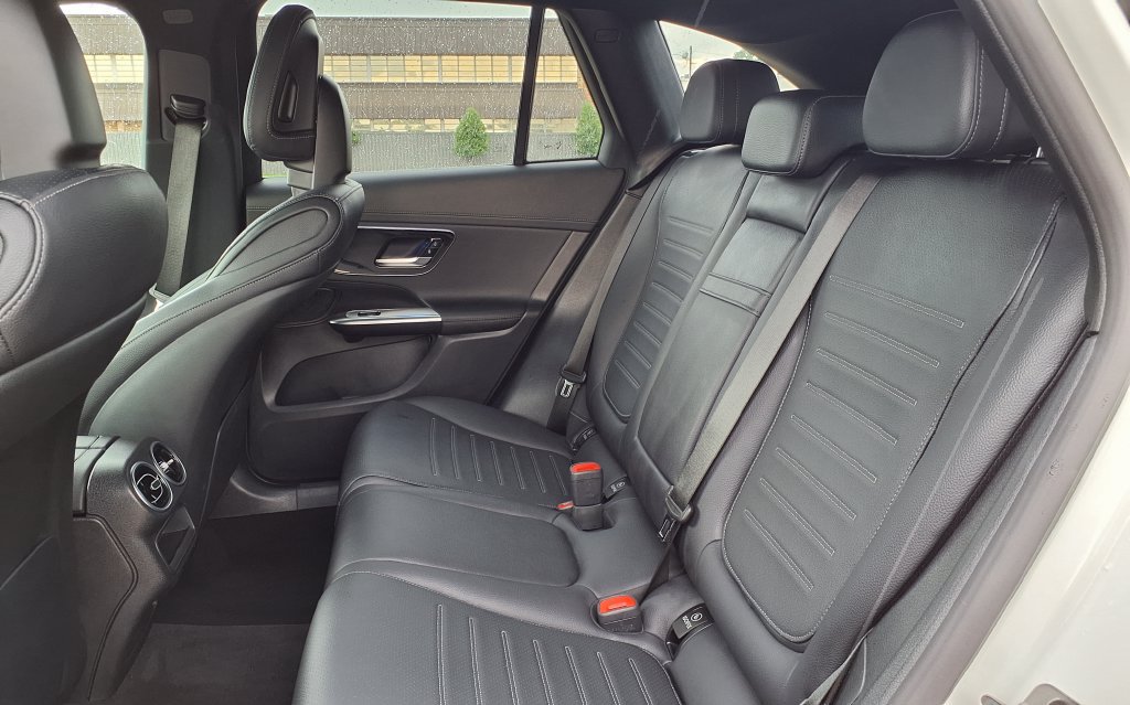 Used 2025 Mercedes-Benz GLC 300 image 15