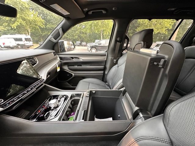 New 2026 Jeep Grand Wagoneer L Limited AWD/4WD image 25