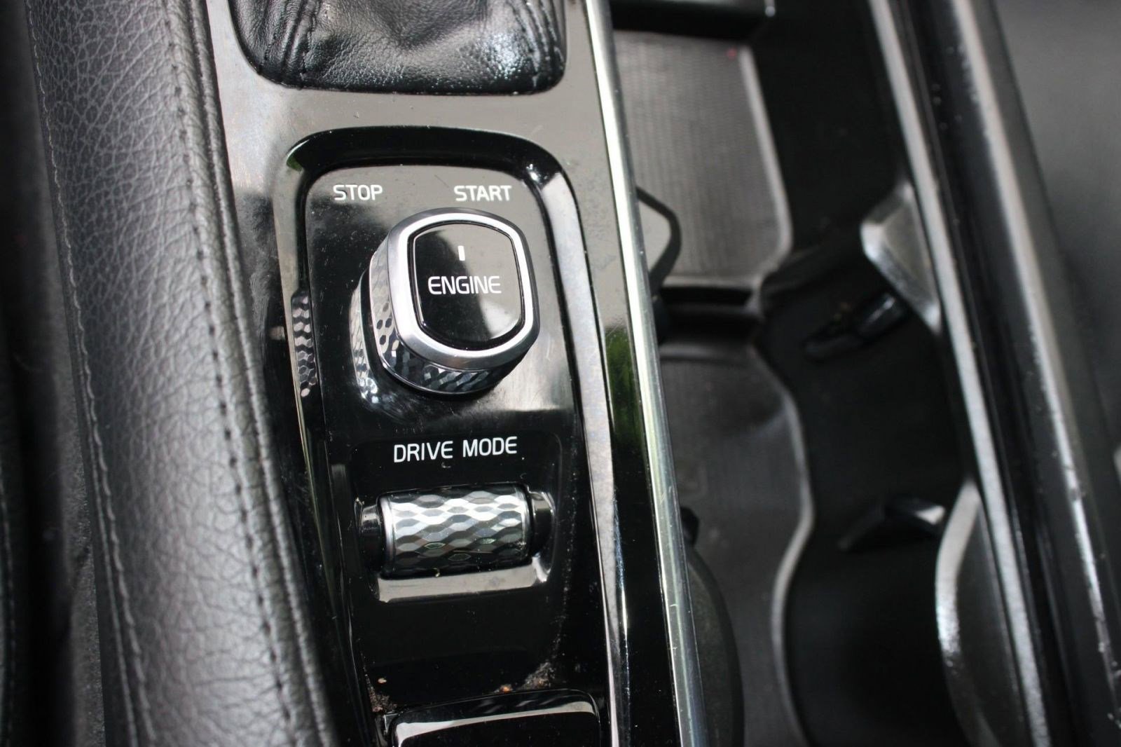 Used 2018 Volvo S90 T5 Momentum image 26