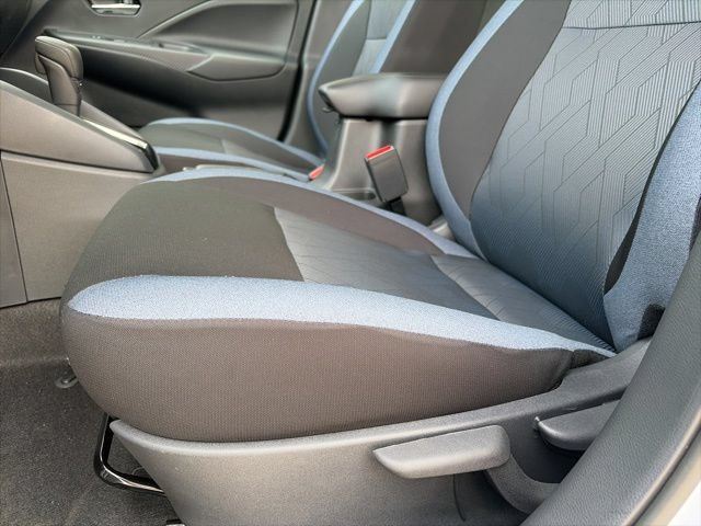 New 2025 Nissan Versa SV w/ Trunk Package FWD image 10
