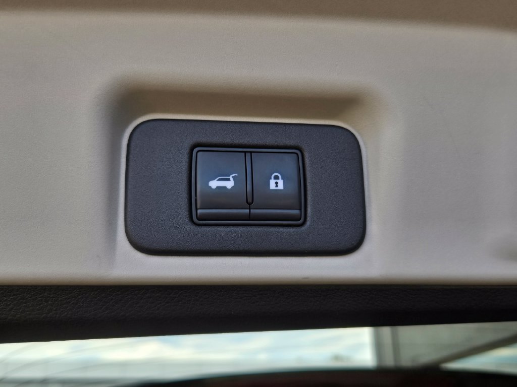 Used 2024 Nissan Ariya AWD image 36