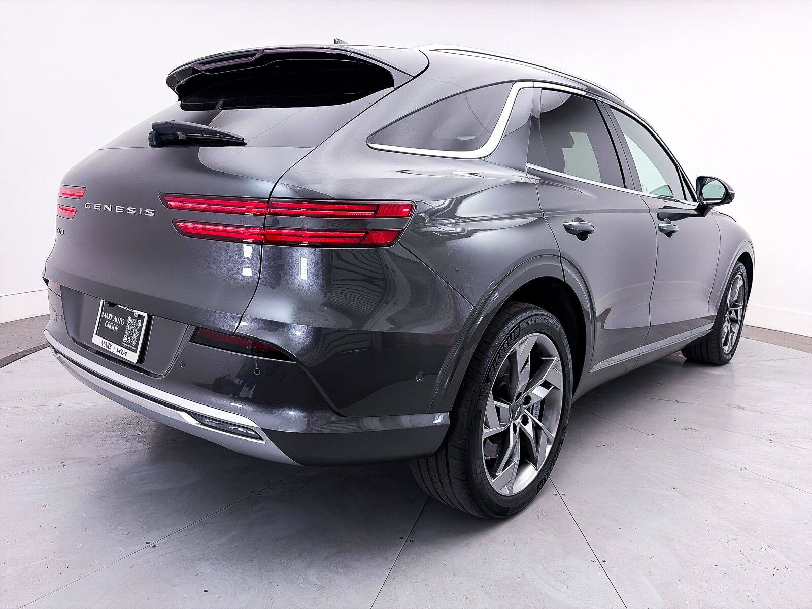 Used 2023 Genesis Electrified GV70 AWD/4WD image 17