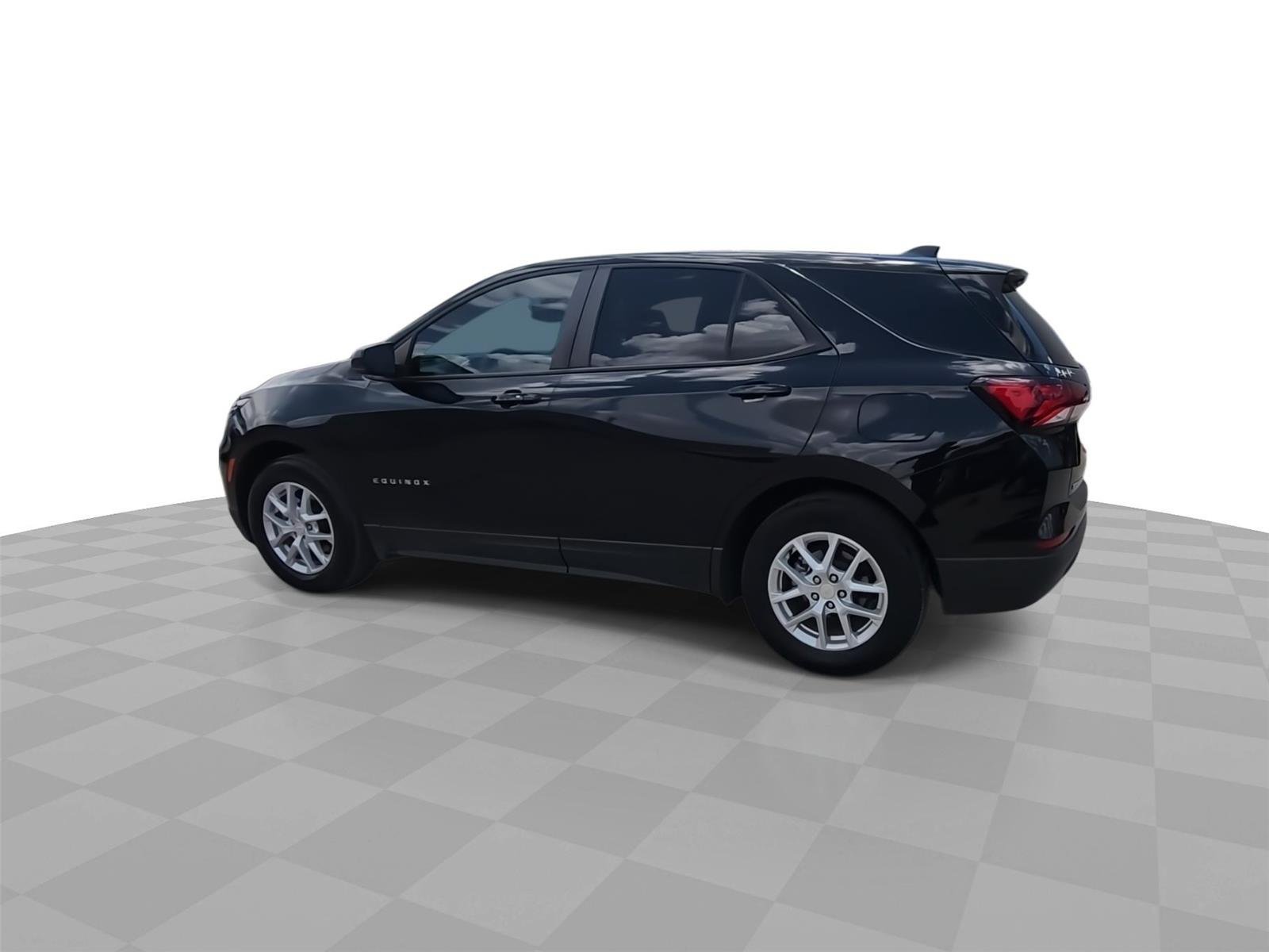 Used 2023 Chevrolet Equinox LS w/ LS Convenience Package FWD image 6