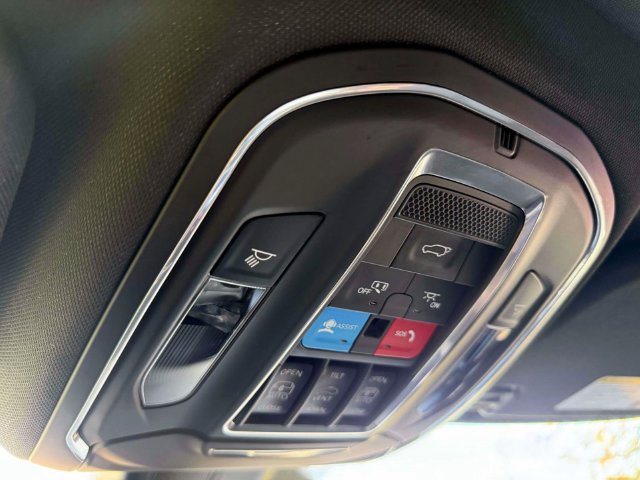 Used 2023 Jeep Wagoneer Series II AWD/4WD image 28
