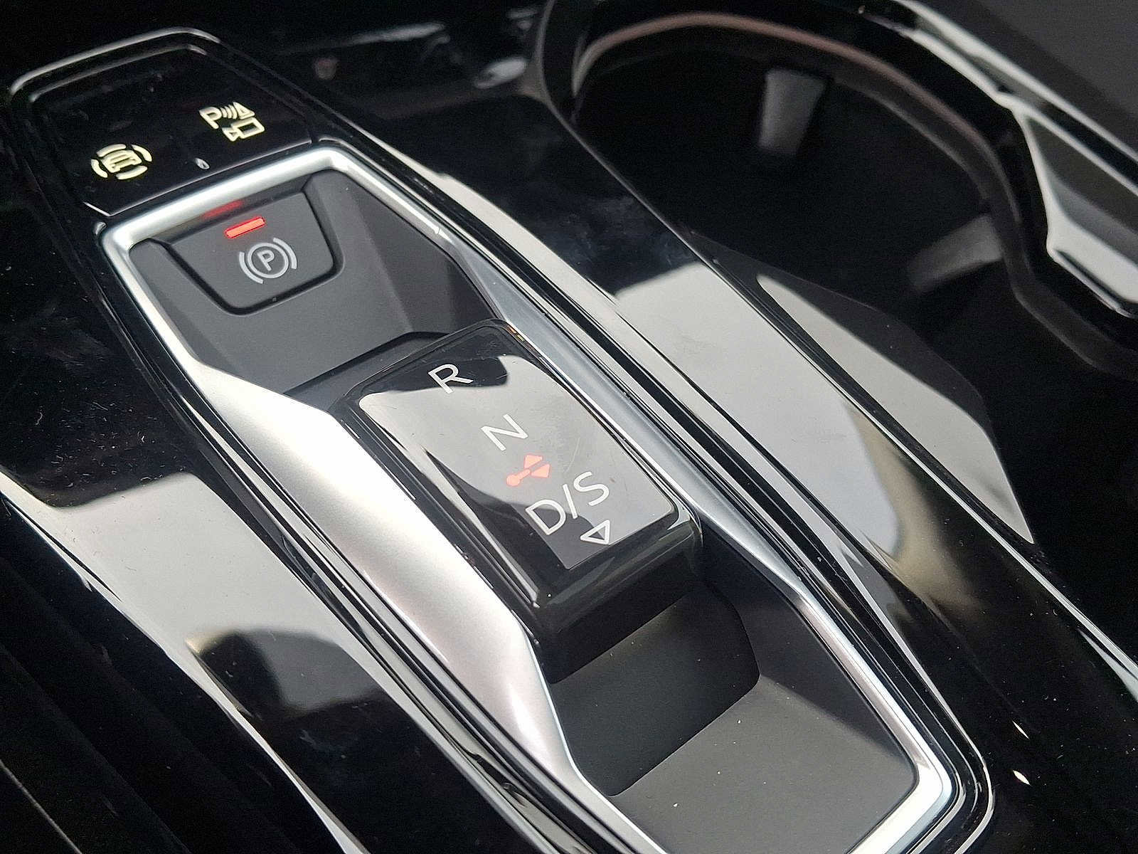 Certified 2025 Audi Q5 Premium w/ Convenience Package image 12