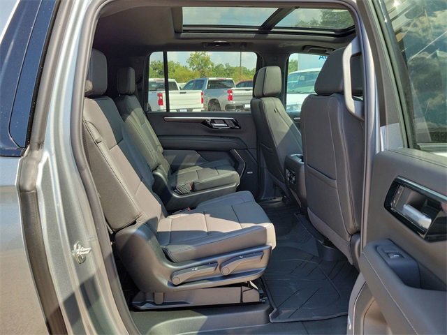New 2026 Chevrolet Suburban Z71 image 28