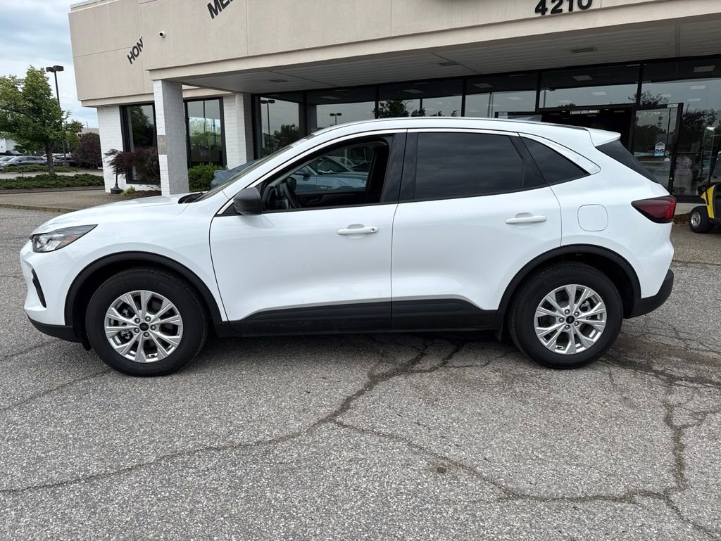 Used 2024 Ford Escape Active w/ Cold Weather Package FWD image 7